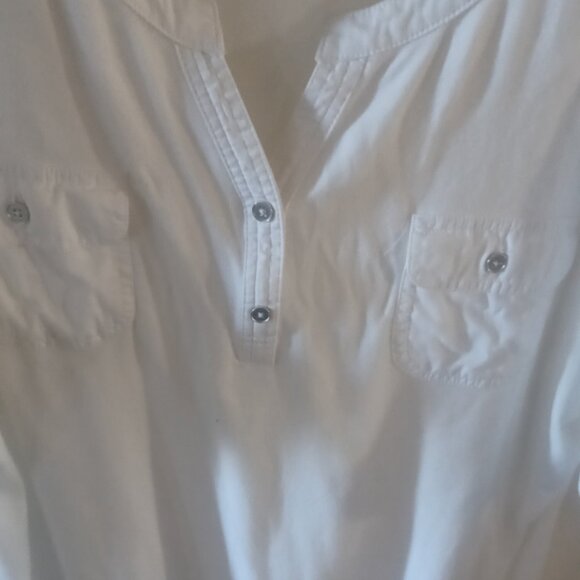Croft & Barrow White V Neck Short Sleeve Great Condition Button Cotton Top XL - Picture 4 of 5